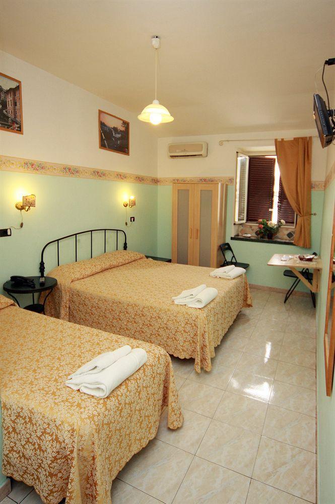Hotell Lucia *